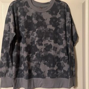 NWOT. Woman’s sweatshirt. Mondetta. Size Medium